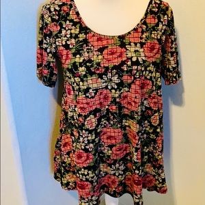 💕Lularoe Perfect T w/ Roses